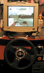 Jugando a Gran Turismo 4