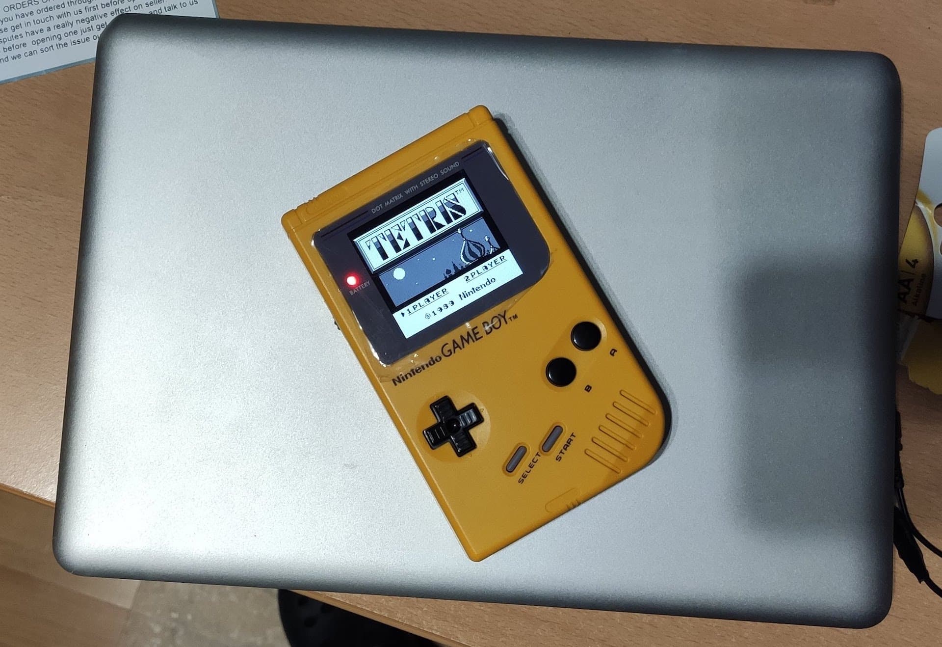 Game Boy restaurada con pantalla IPS
