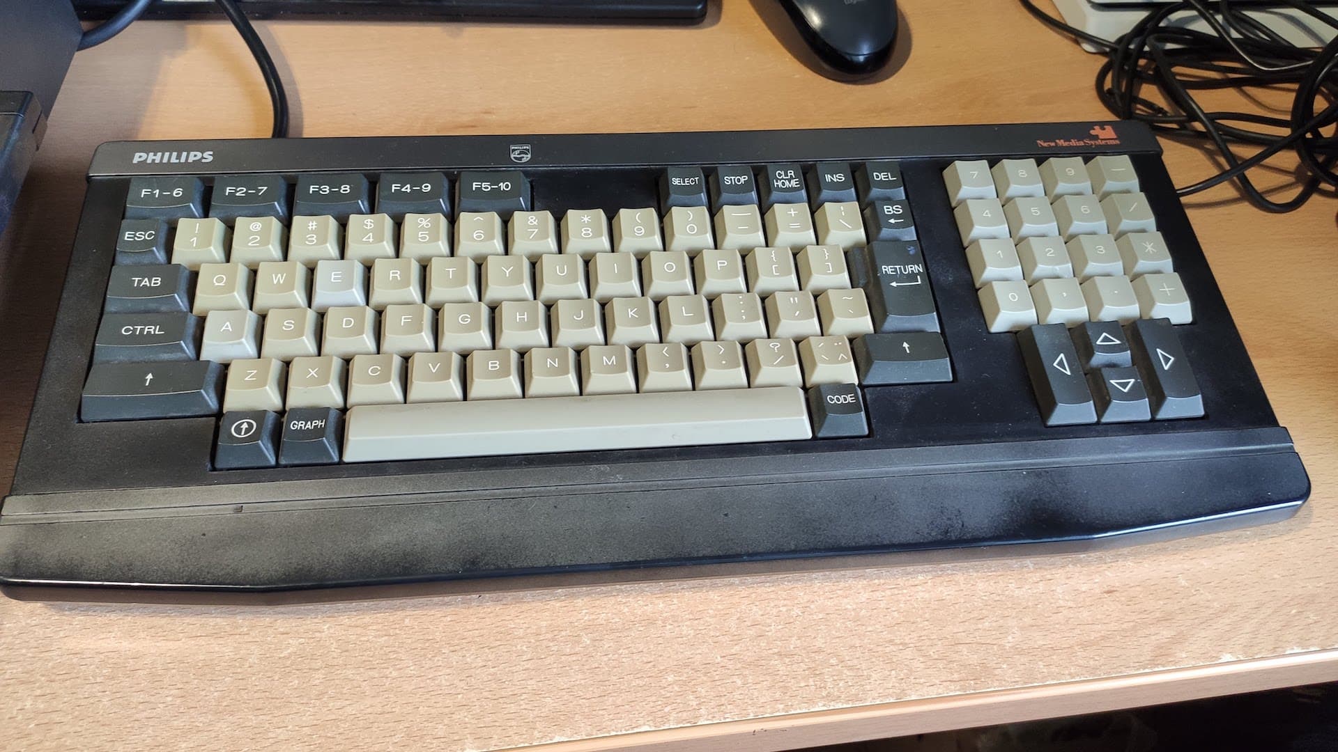 MSX 2 Philips NMS 8250 - Teclado